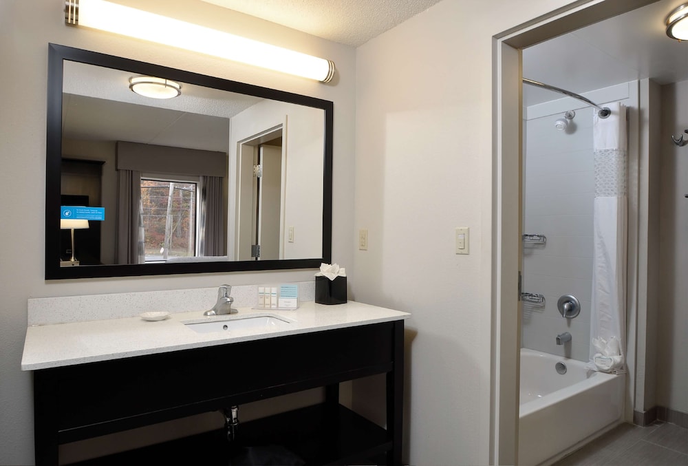 Hampton Inn Stafford/Quantico & Conference Center, Va 13/48