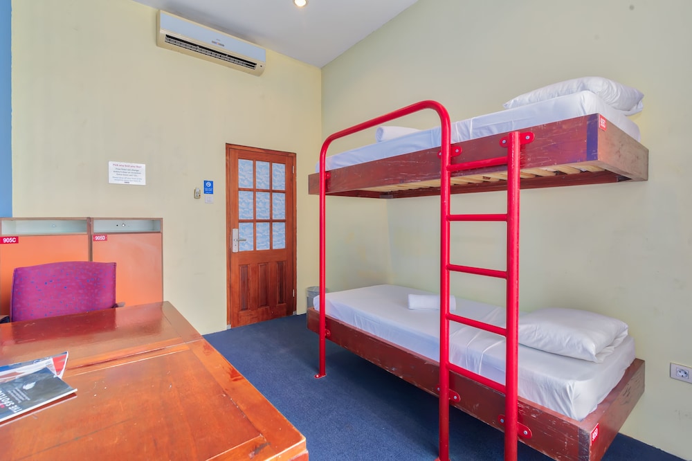 The Ritz Hostel 33/77