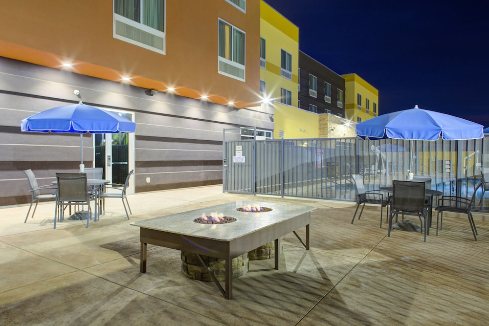 Fairfield Inn And Suites By Marriott Bakersfield North Airport 35/36