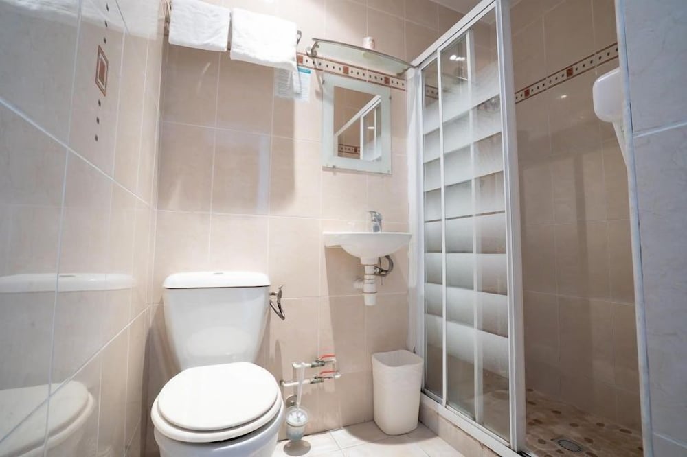 Edgar Quinet Hotel 37/37