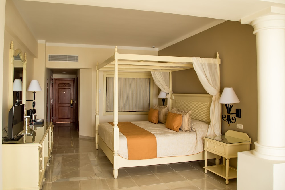 Bahia Principe Escape Runaway Bay 25/70