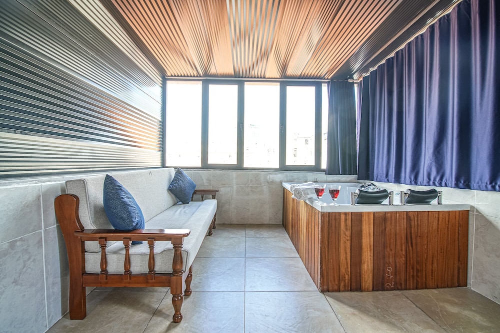 Mitani Suites 29/50