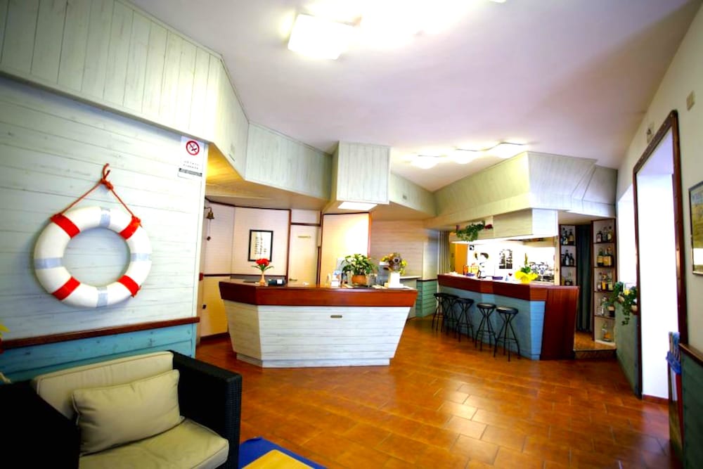 Hotel Diamond 4/34