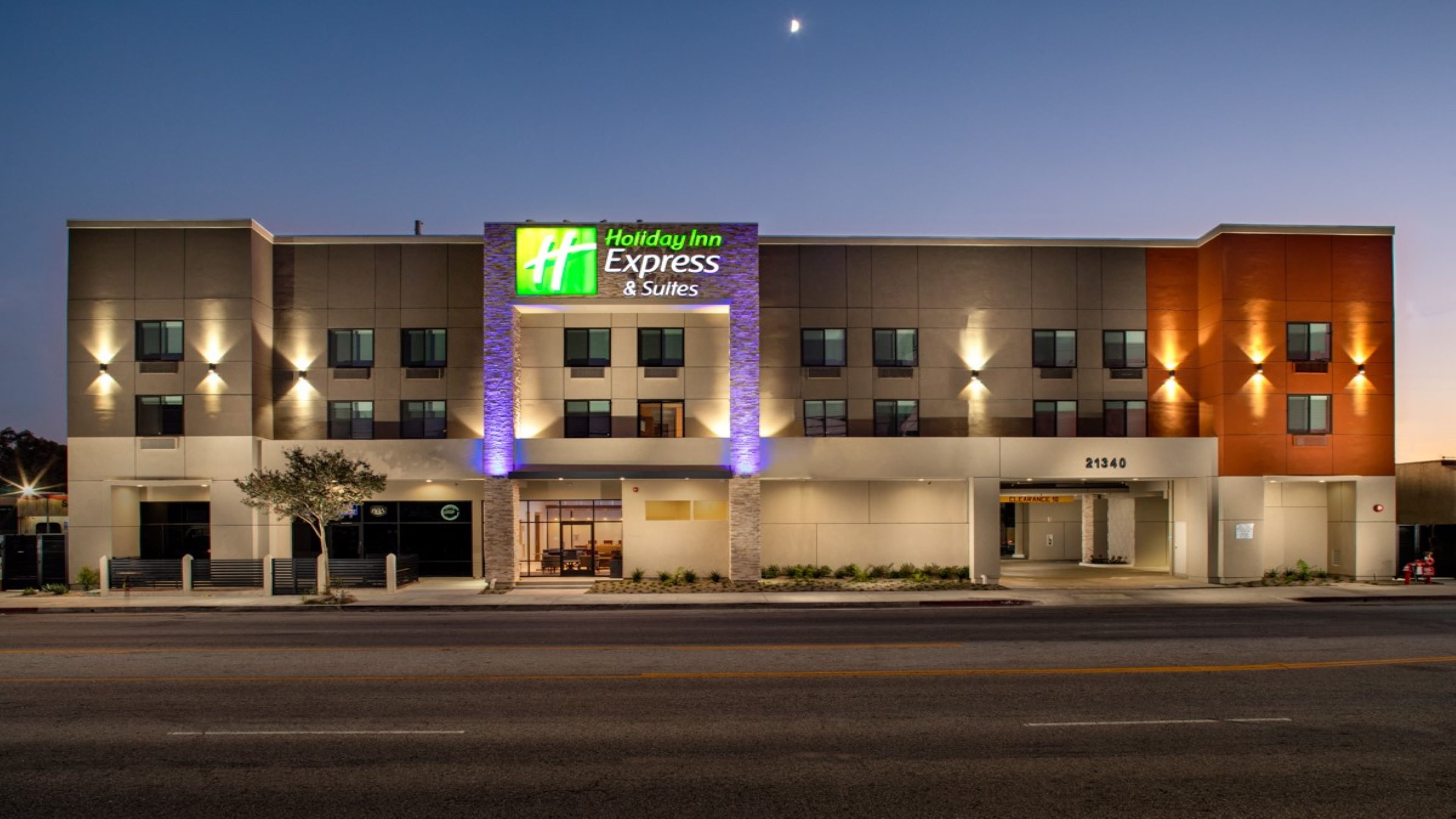 Holiday Inn Express and Suites Chatsworth 1/57