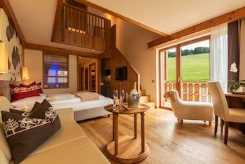 Suite, King Bed, Two Story