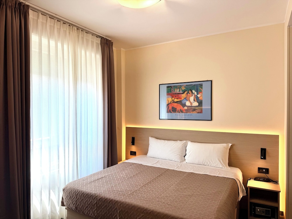 Hotel Molise 2 20/64