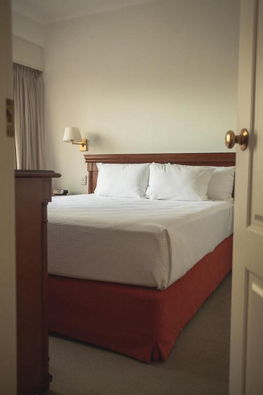 Plaza, Junior Suite