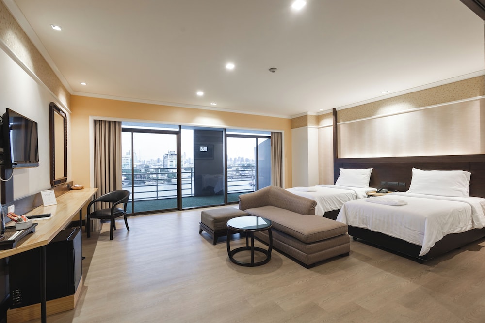 PREMIER, TWIN BEDS, RIVER VIEW