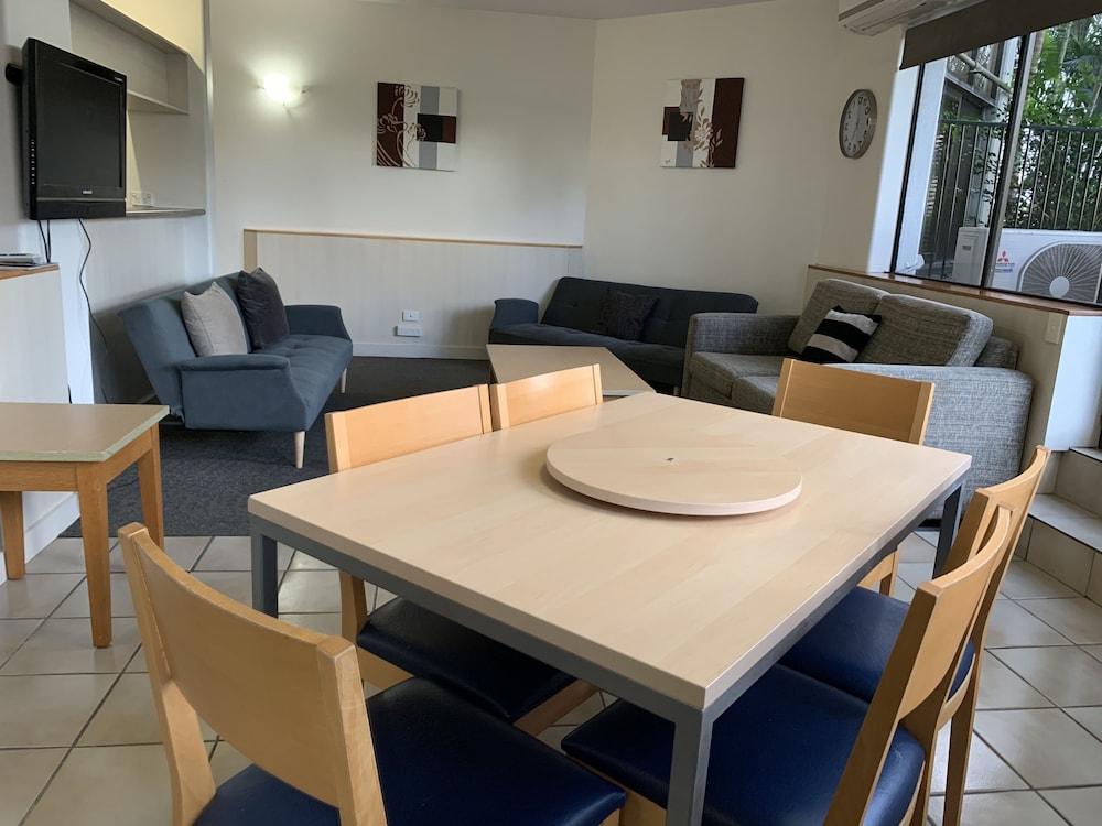 Tiki Hotel Apartments Surfers Paradise 54/71