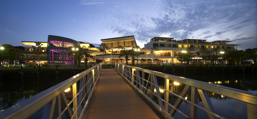 One 15 Marina Club 7/66