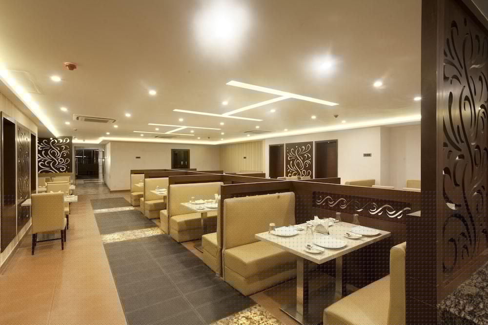 Hotel Himalayaa 24/25
