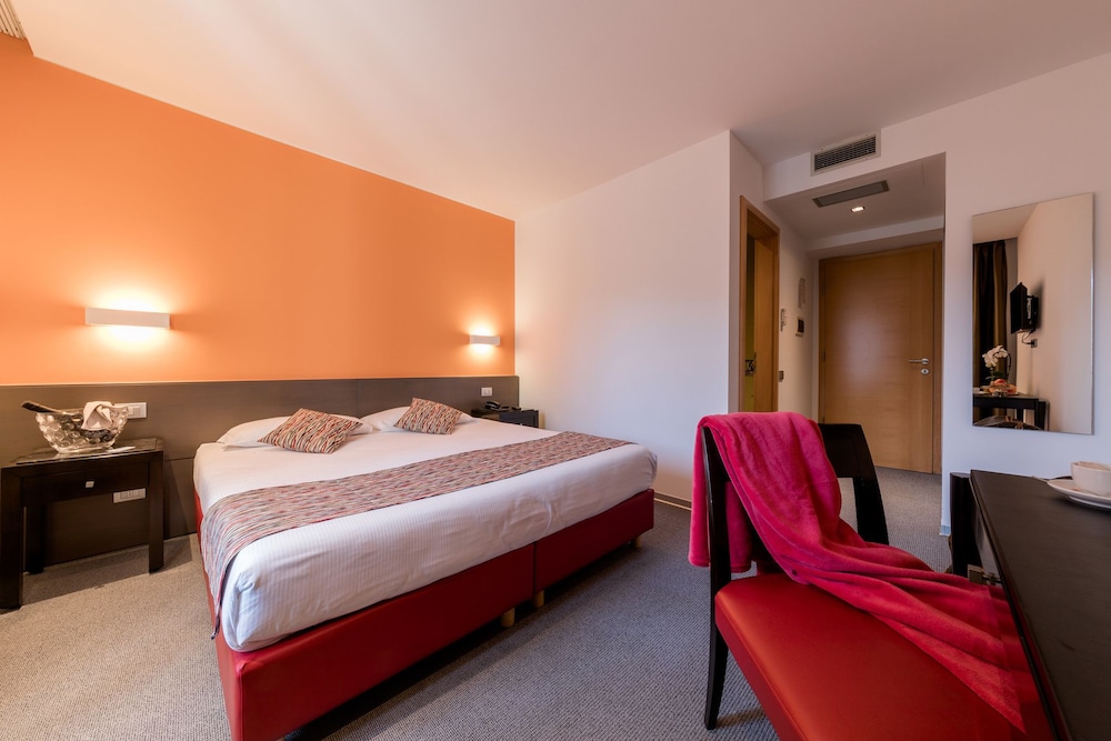 غرفة مفردة، Hotel Valeria 13/15