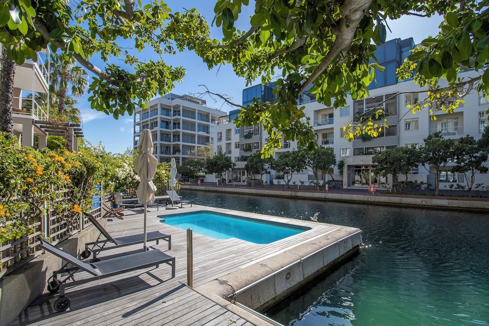 Lawhill Luxury Apartments 67/73