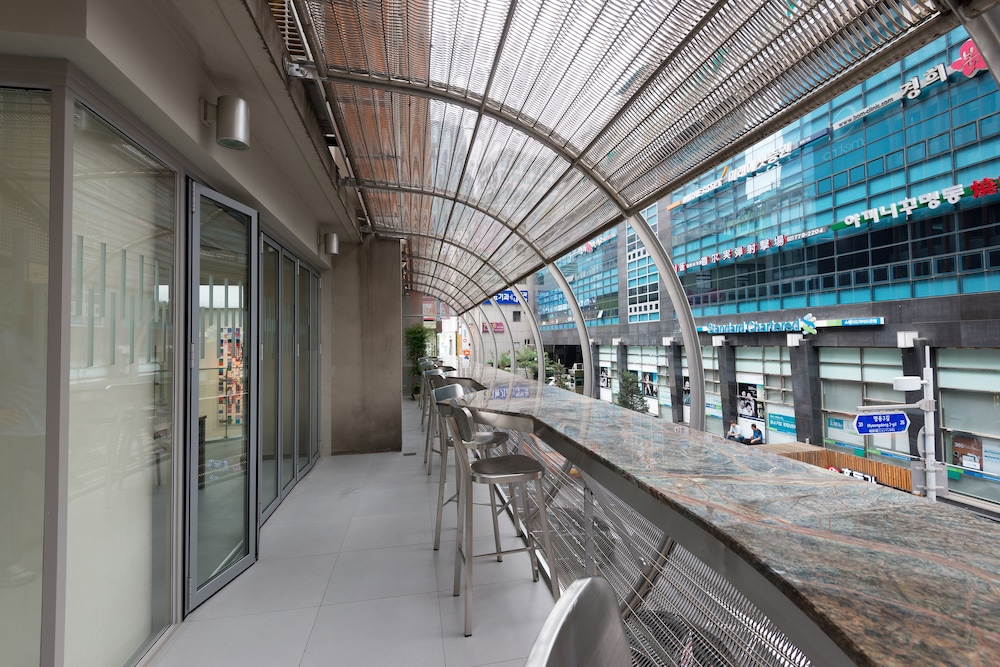 Metro Hotel Myeongdong 50/71