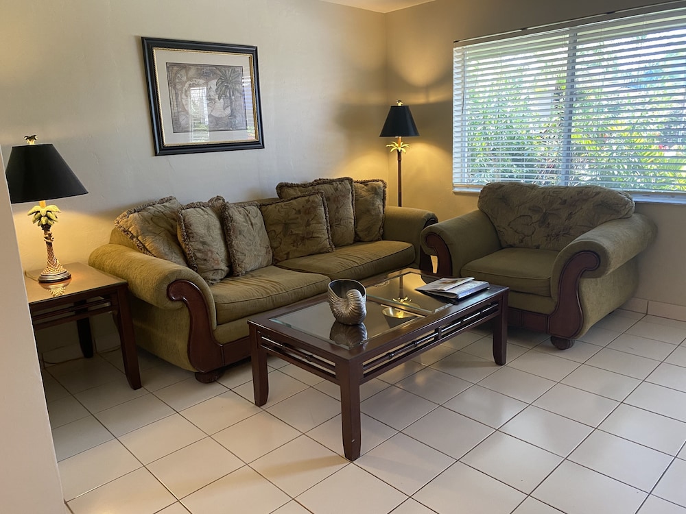 Casitas Coral Ridge formerly Estoril Paradise Inn 33/50