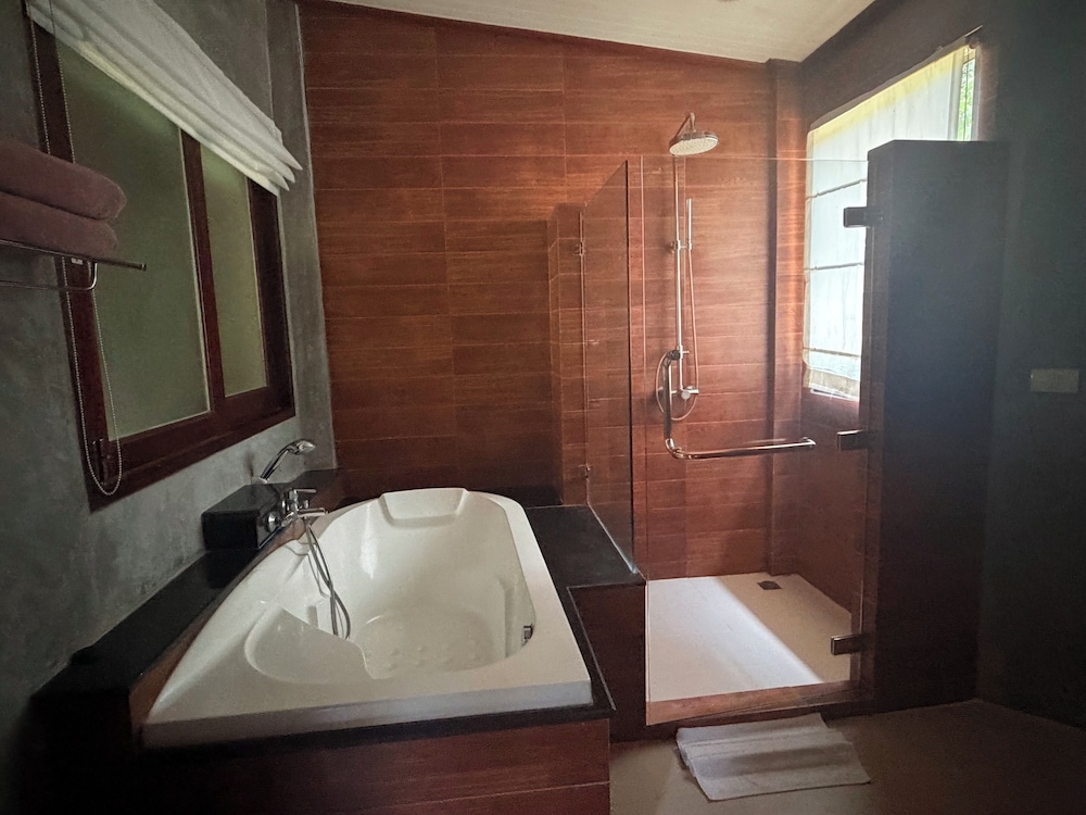 Aonang Phu Petra Resort 44/75