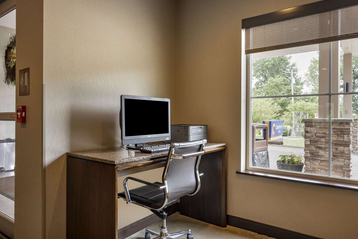 Comfort Inn Connellsville Riverview 20/23