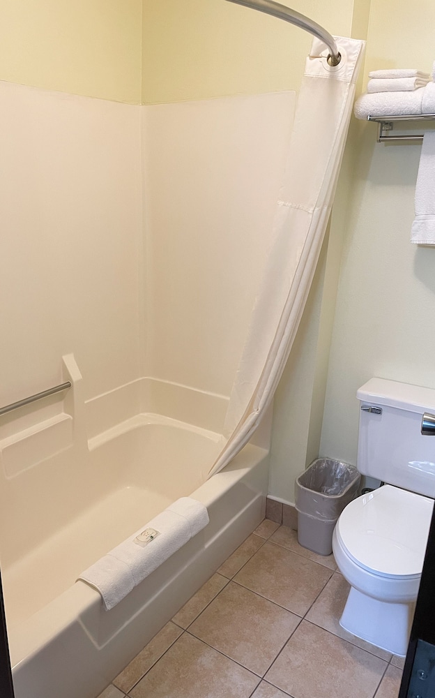Hudson Inn & Suites (ex Quality Inn) 14/38
