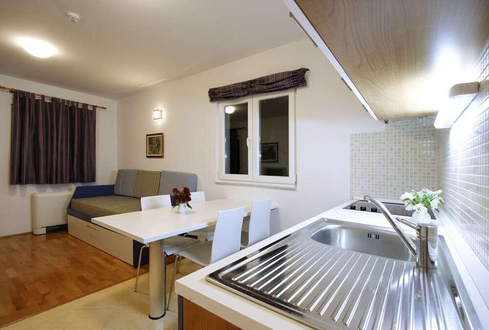 Pharia Aparthotel 38/61