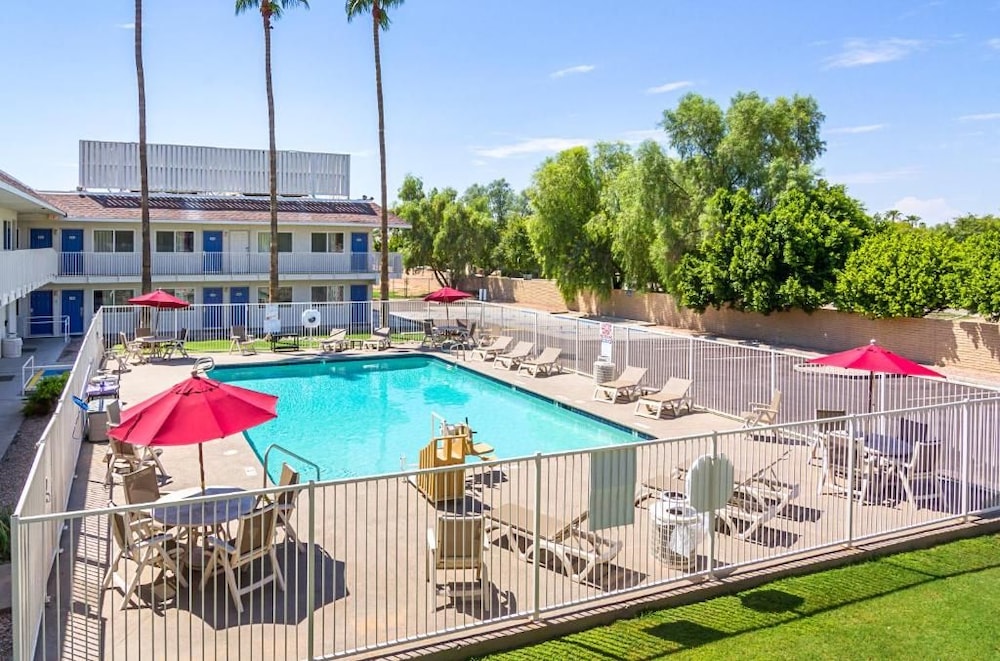 Motel6 Mesa, AZ - North 48/53
