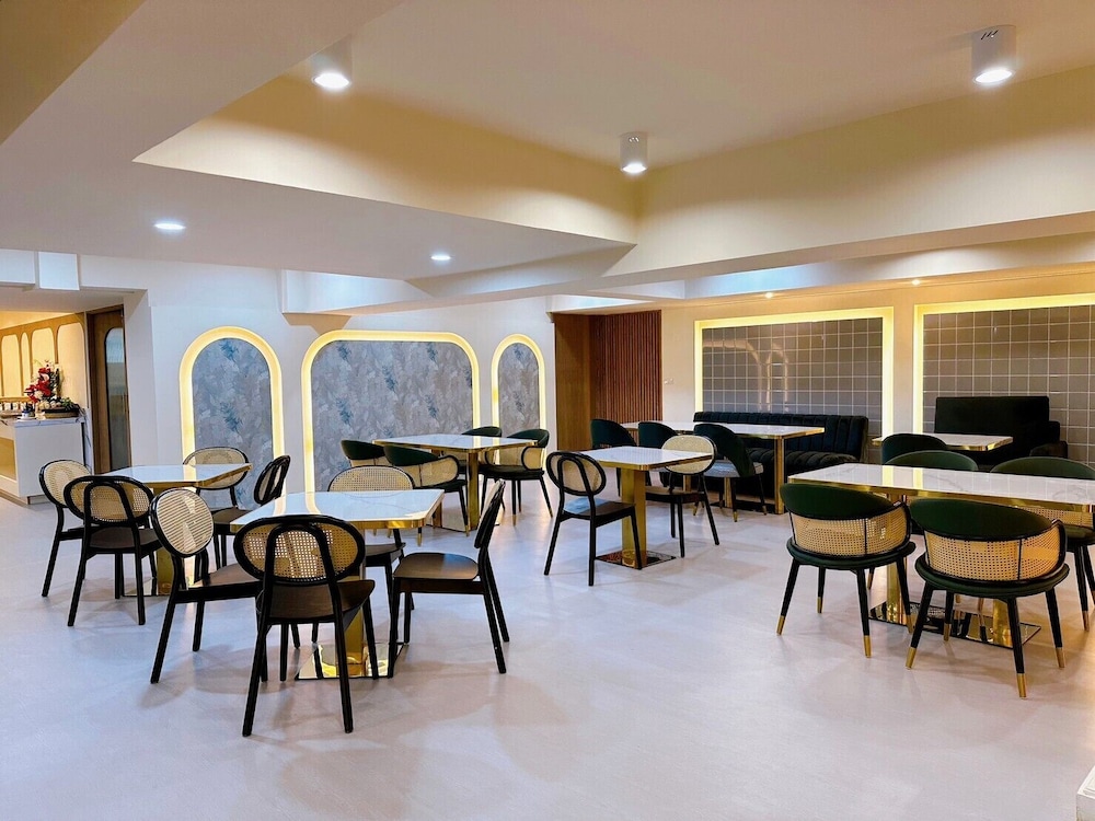 Miloft Sathorn Hotel 33/49