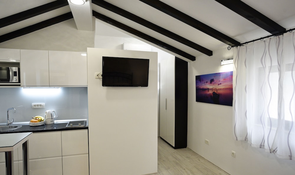 Kuzma Rooms 2 13/18