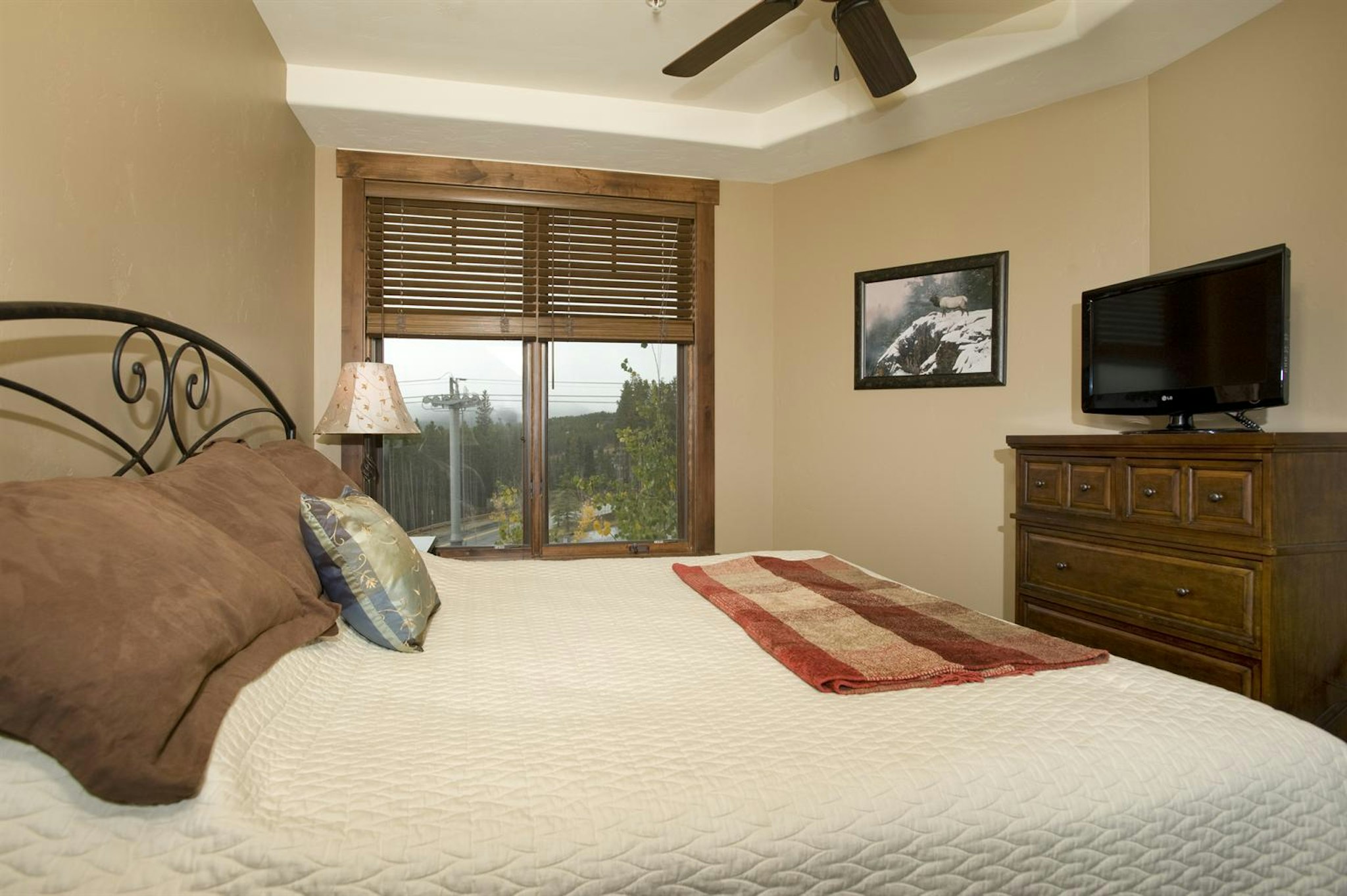 Crystal Peak Lodge 15/74