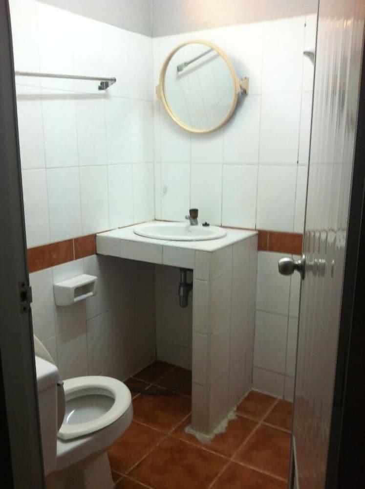 ROOM, TRIPLE