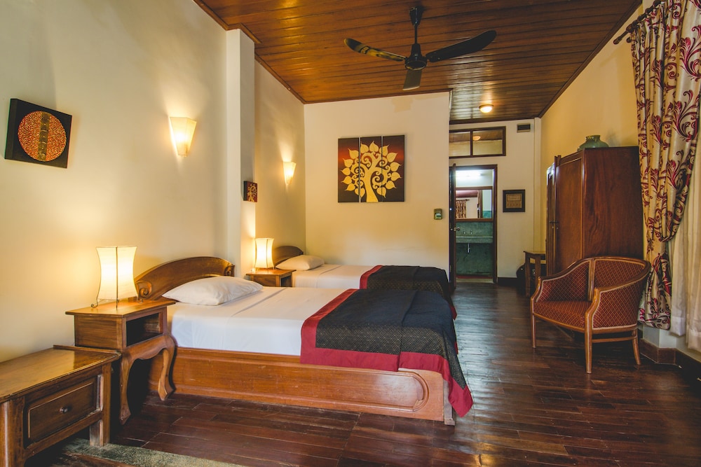 Terres Rouges Lodge 5/50