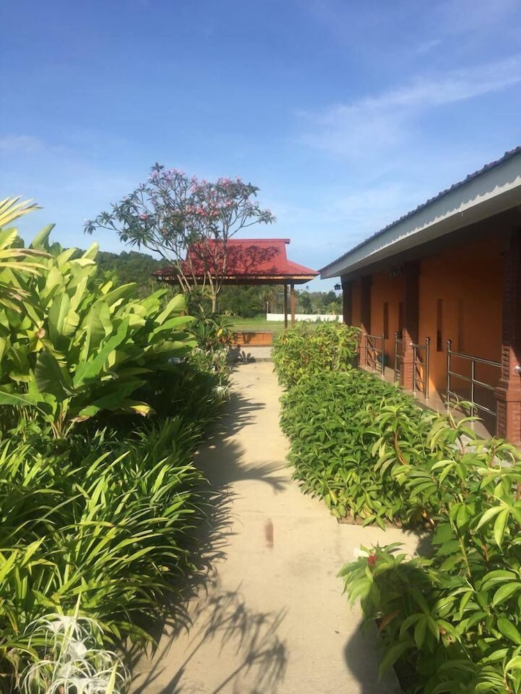 Chuu Pun Village Resort 65/75
