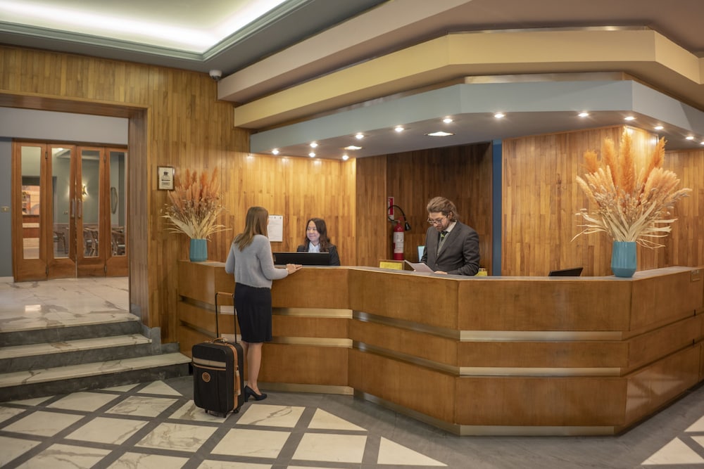 Milani Hotel 7/82