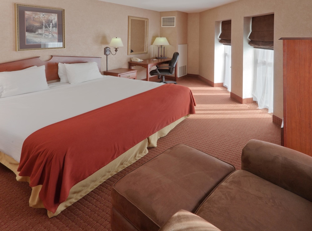 Holiday Inn Express And Suites Deadwood Gold Dust Casino 30/78