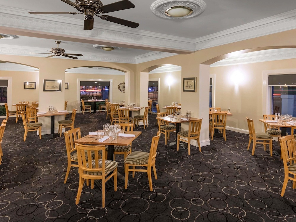 Mercure Wagga Wagga 30/50