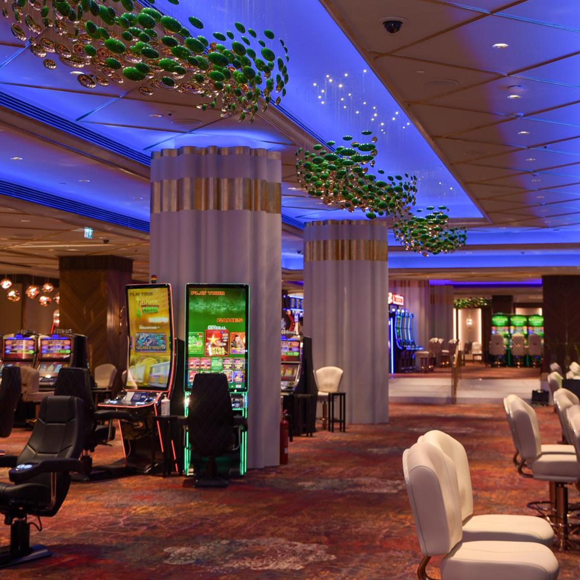 Rocks Hotel Casino 44/64