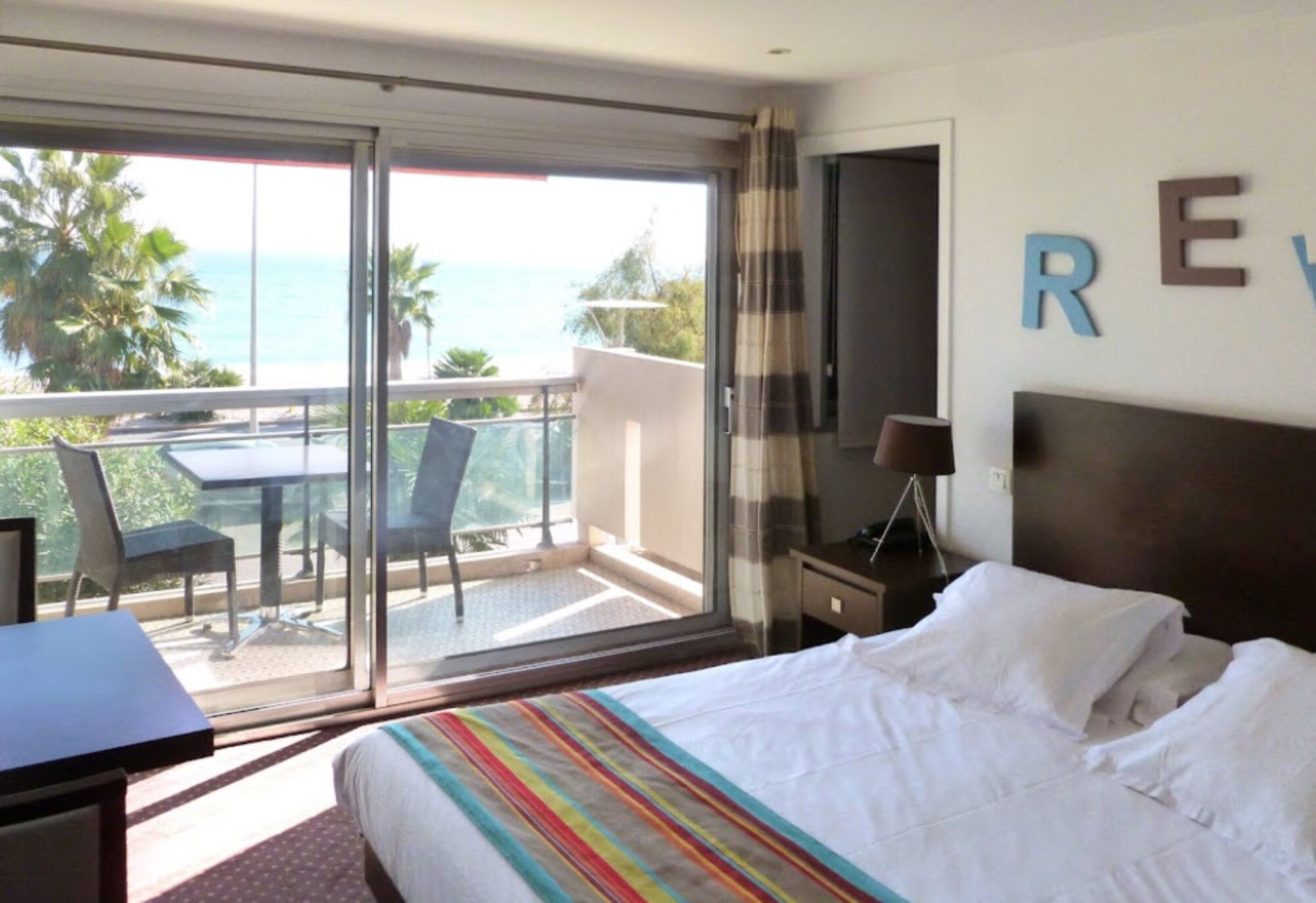 غرفة ثلاثية بسرير مزدوج وسرير فردي