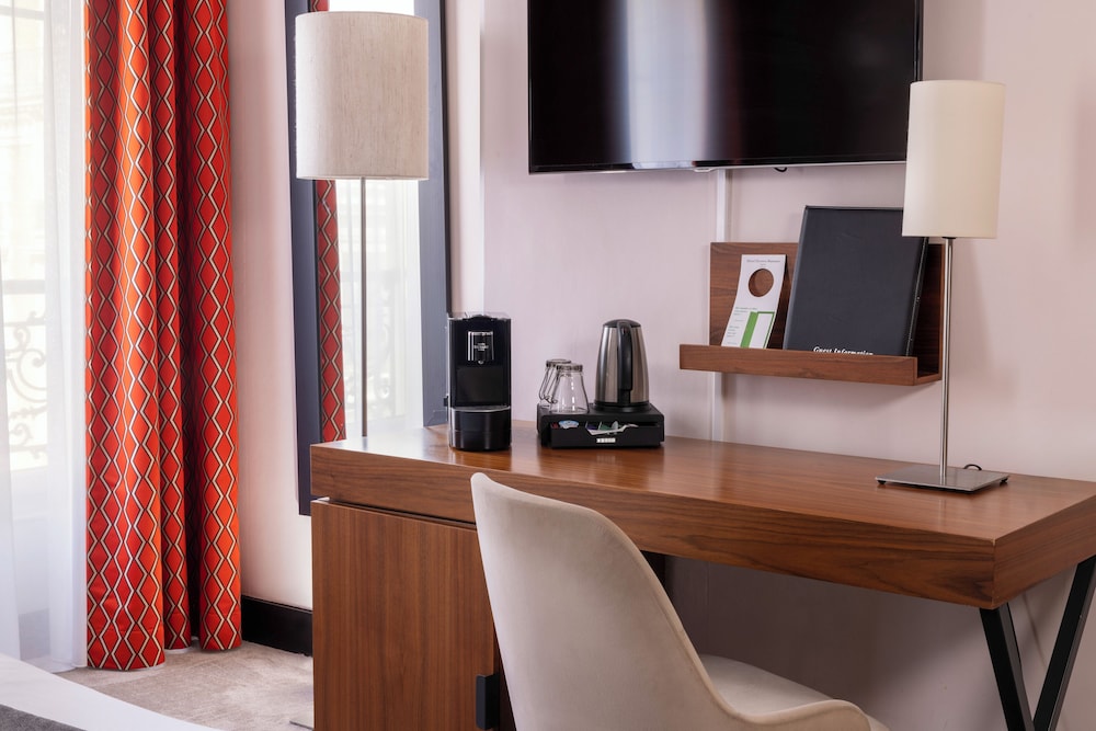 Elysees Bassano Hotel Formely Bw Hotel Elysees Bassa 70/81