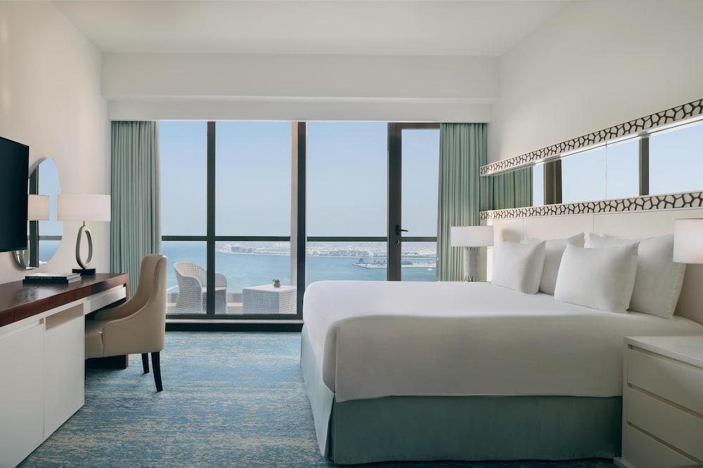 SUPERIOR, SEA VIEW, BALCONY