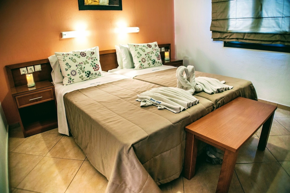 Hotel Ippolity Village 52/71