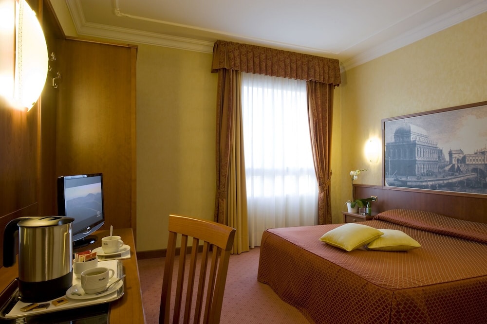 Hotel President 50/50