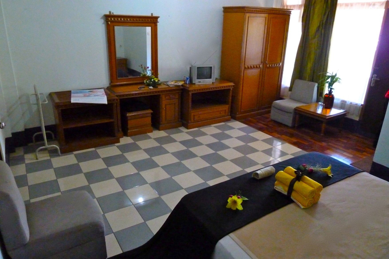 Harapan Indah Hotel 2/11