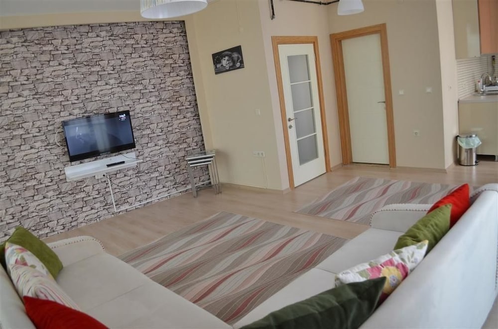 Hill Suites 29/34