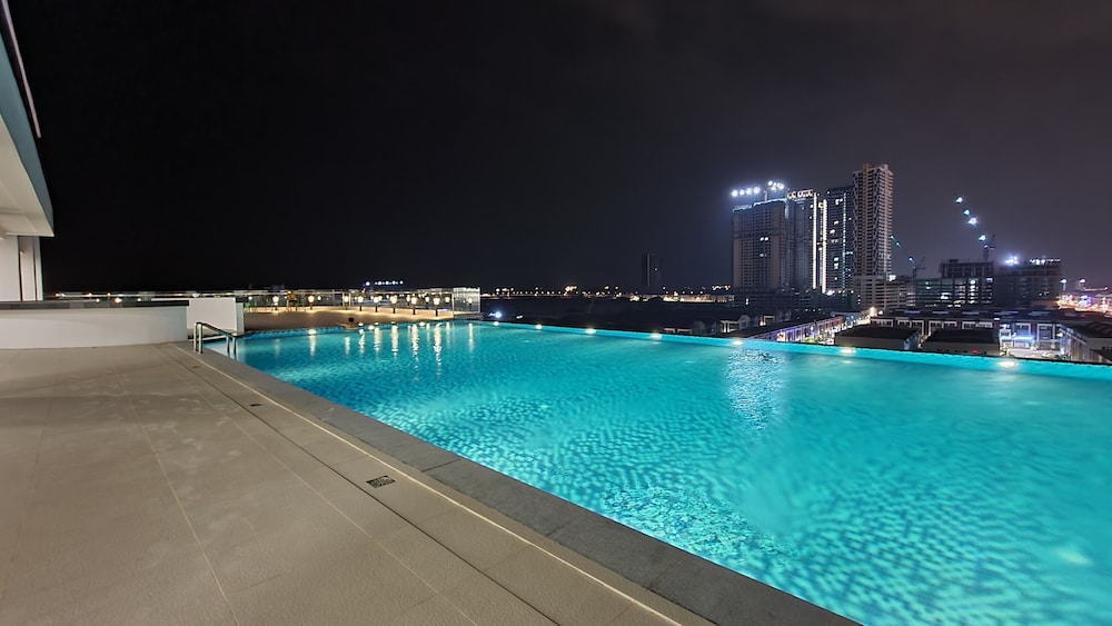 Swan Garden Resort Hotel 34/36