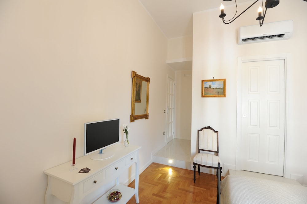 Residenza Borbonica 35/50