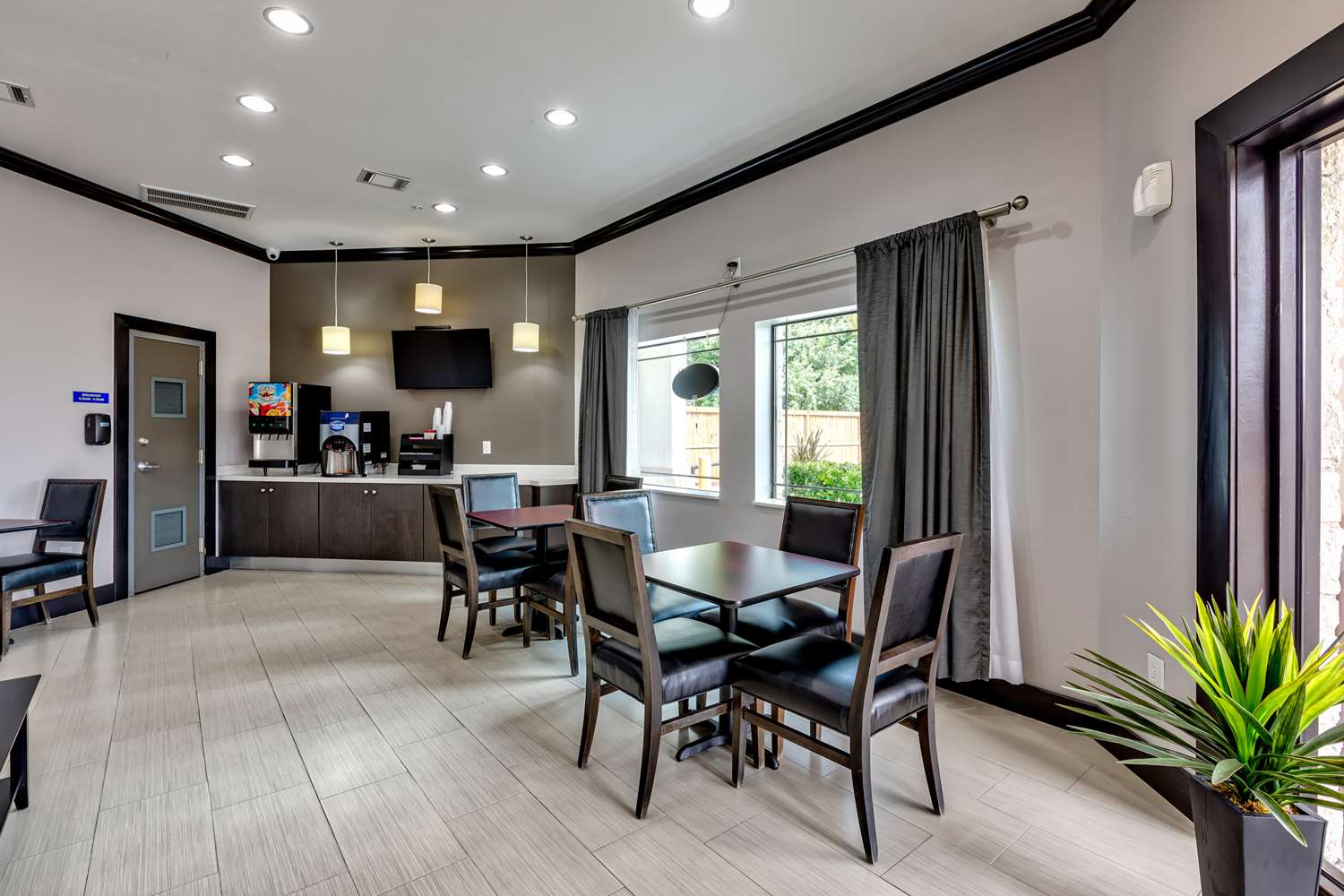 Americas Best Value Inn and Suites IAH Airport North 22/30