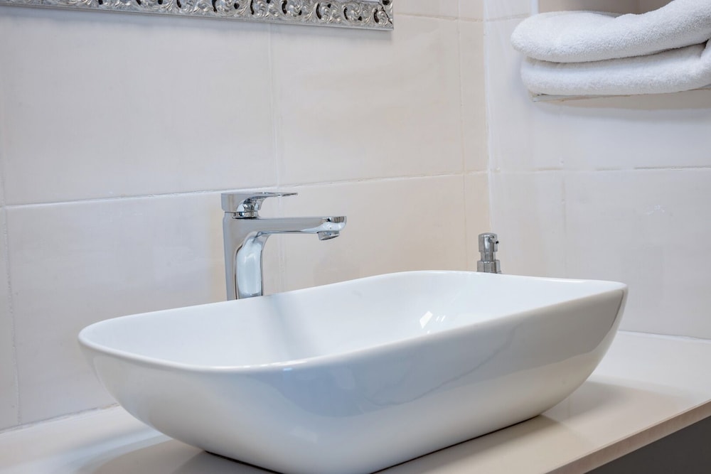 Suite, Twin Beds, Hotel Genova Liberty 5/7