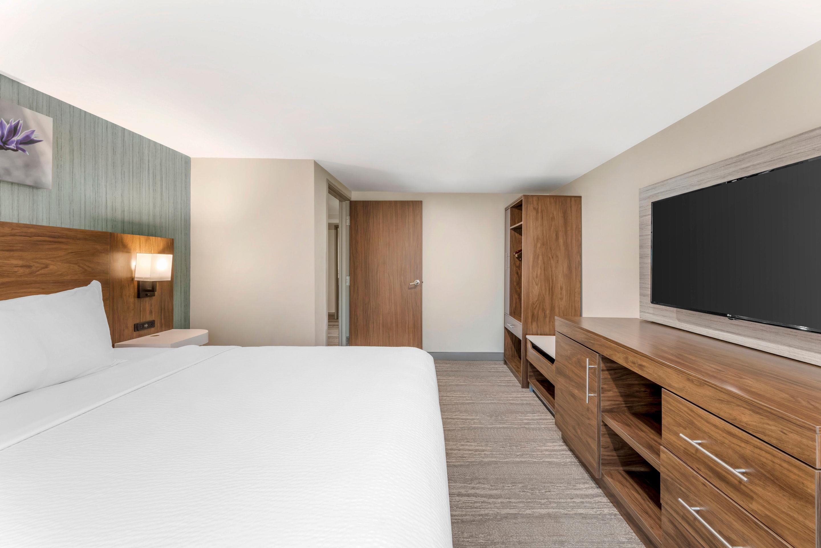 Efficiency, Suite, 2 King Beds