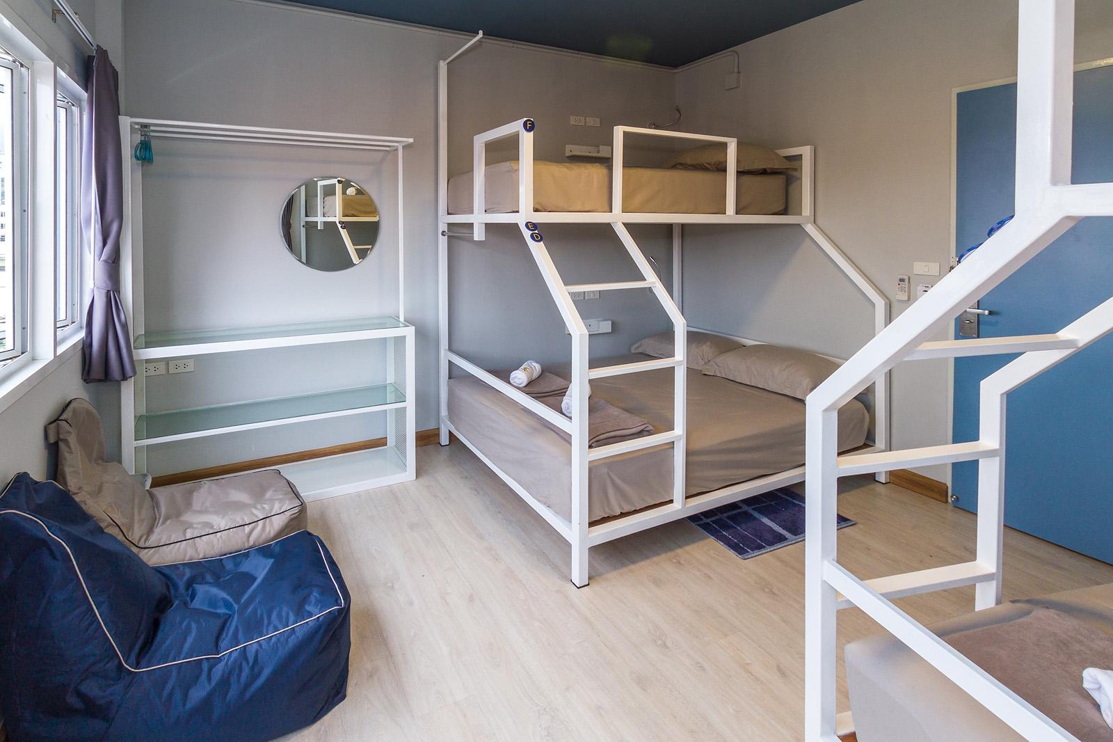 Private, 6 People, Shared Bathroom