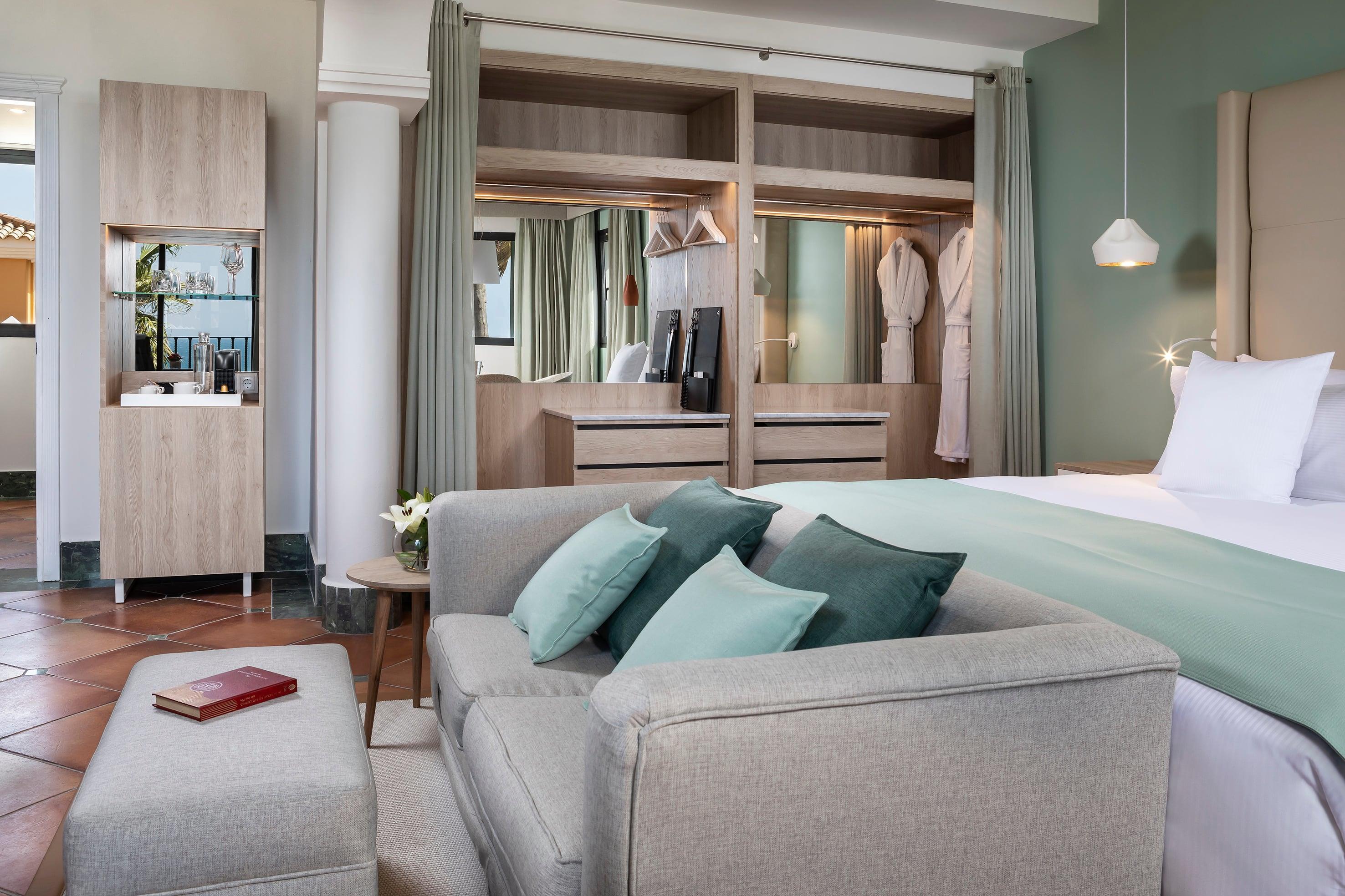 2 Bedrooms, Junior Suite