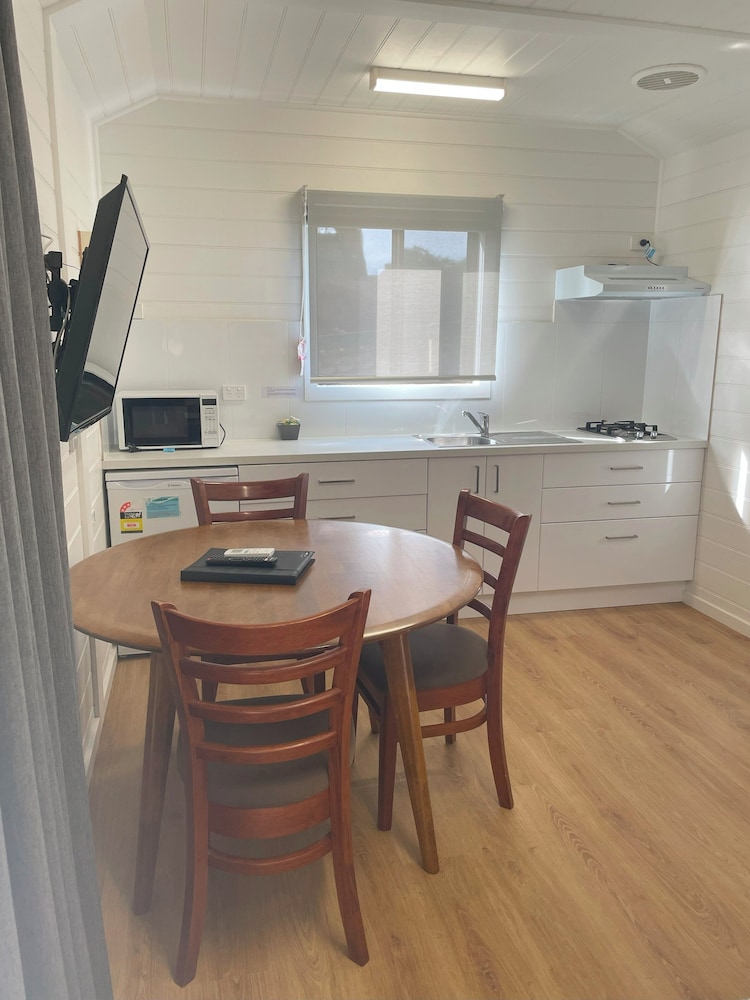 SURFSIDE HOLIDAY PARK 24/50