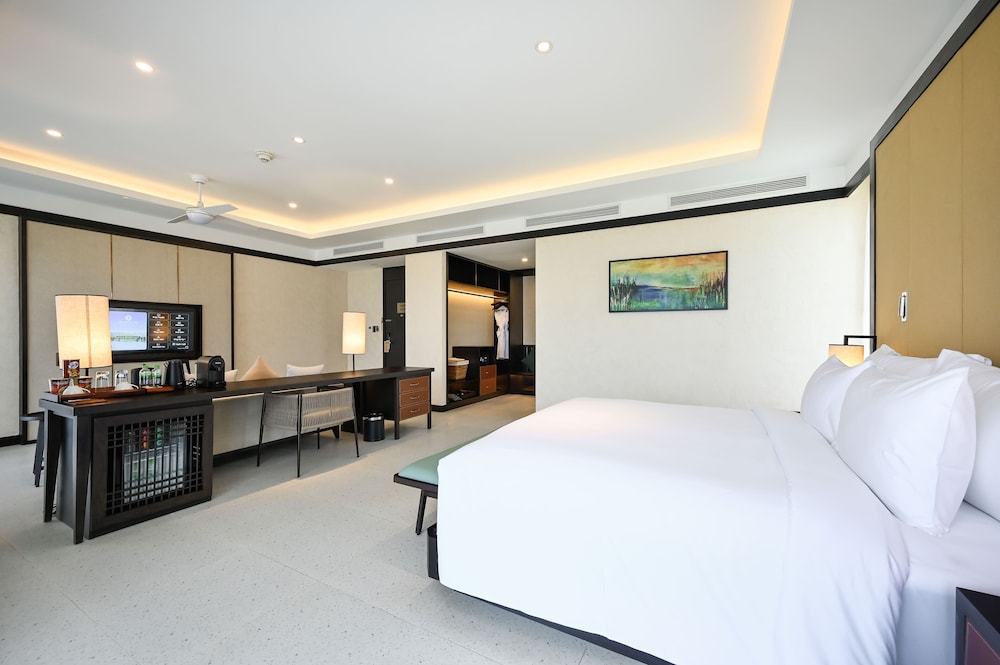 Emerald Ho Tram Resort 10/47